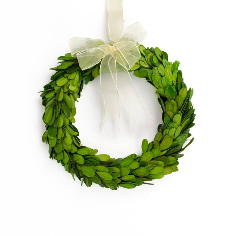 8 Round Wreath with Ribbon