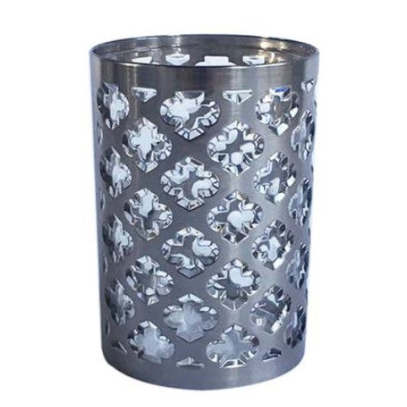 Clear and Chrome Plastic Tumbler 4×2.75in