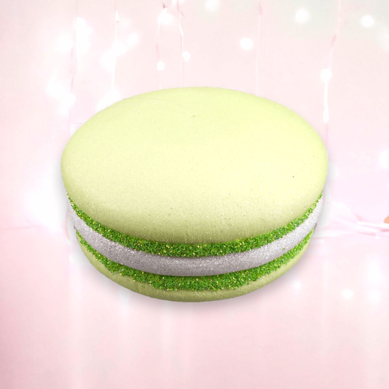 14 Green Macaron Cookie